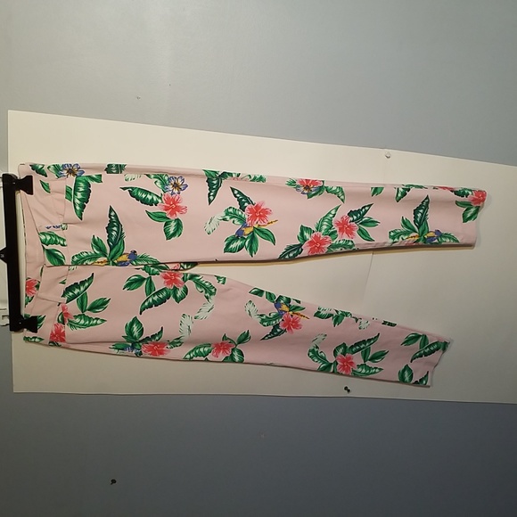 OLD NAVY PIXIE PANTS 2 PINK FLORAL HIBISCUS - Picture 1 of 9